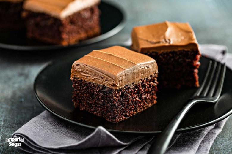 Chocolate Mayonnaise Cake - Dixie Crystals