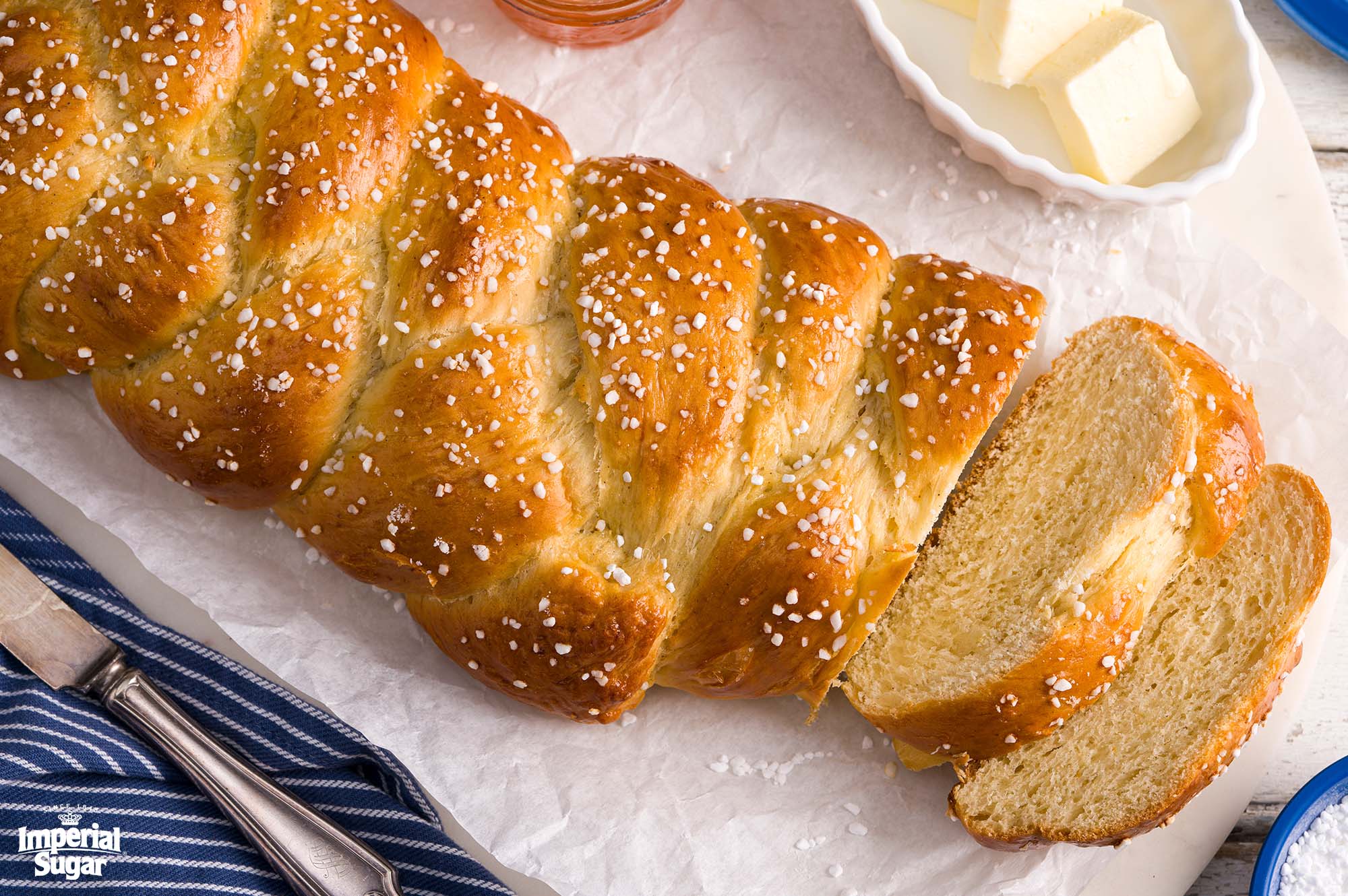 https://www.dixiecrystals.com/sites/default/files/recipe/Scandinavia-Braided-Loaf-with-%20Cardamom-imperial.jpg