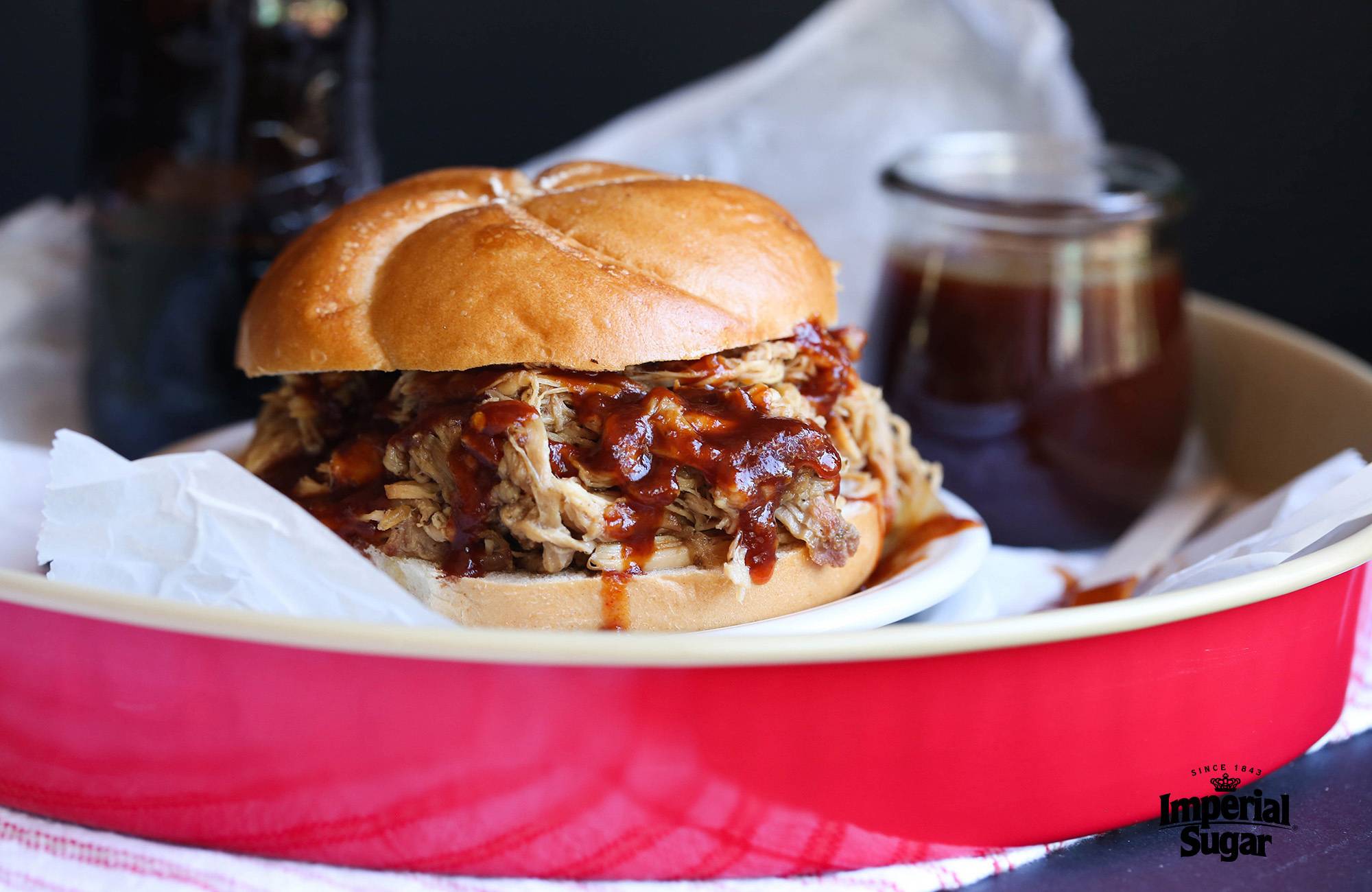 https://www.dixiecrystals.com/sites/default/files/recipe/root-beer-pulled-pork-with-root-beer-bbq-sauce-Imperial.jpg