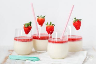 Coconut Mousse with Strawberry Sauce dixie