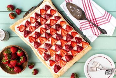 Fresh Strawberry Slab Pie 