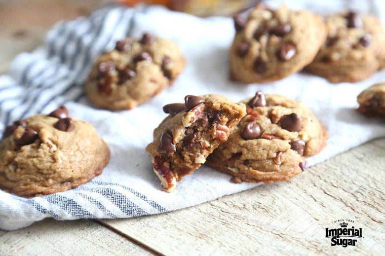 Bourbon Chocolate Pecan Cookies - Dixie Crystals