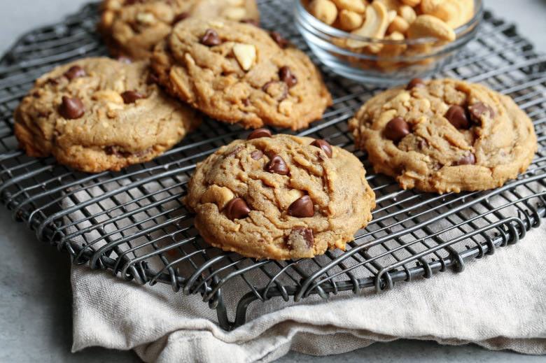 Salted Toffee Cashew Cookies