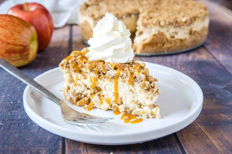 Apple Crisp Cheesecake